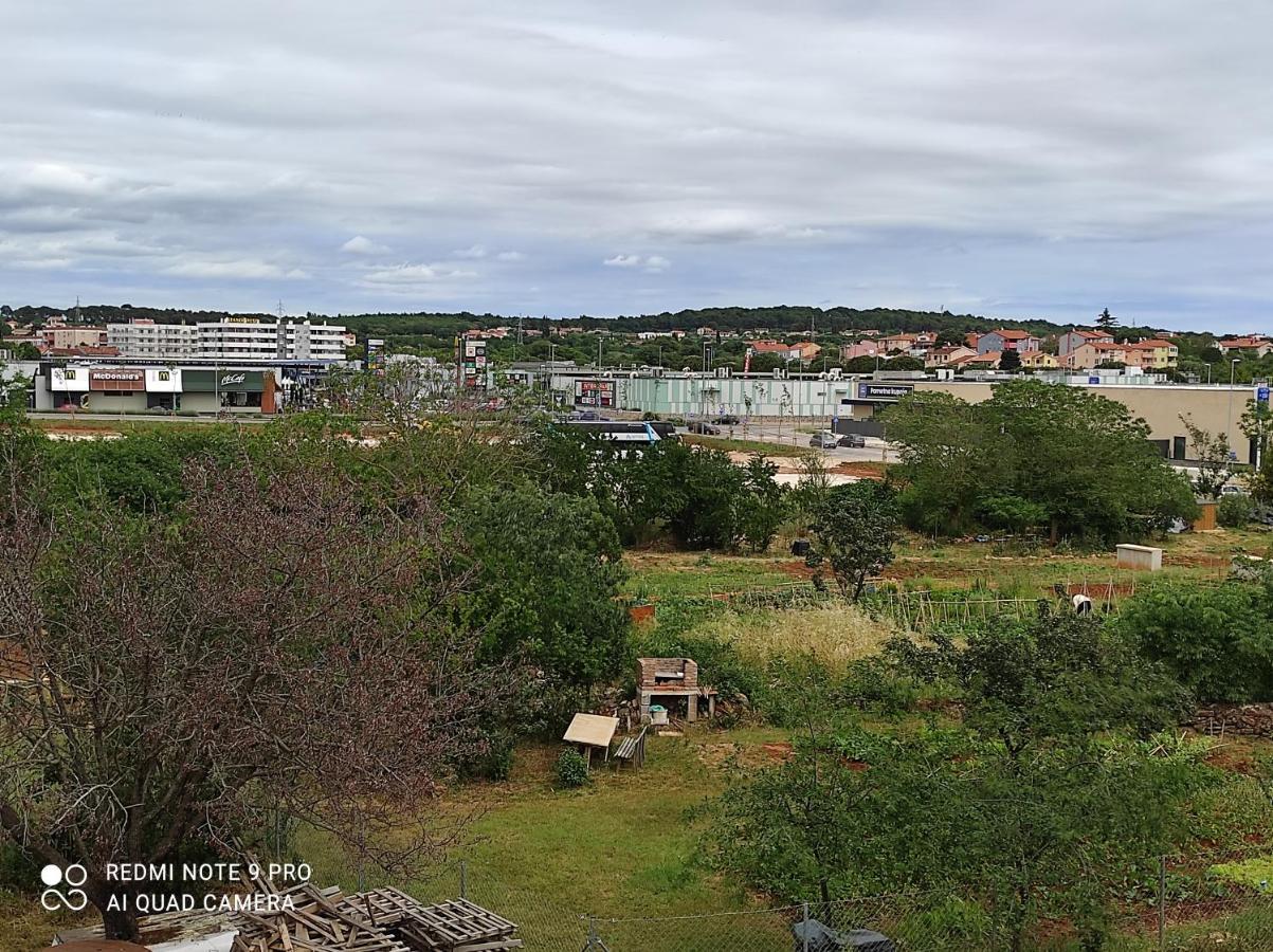 Leona Lägenhet Pula Exteriör bild